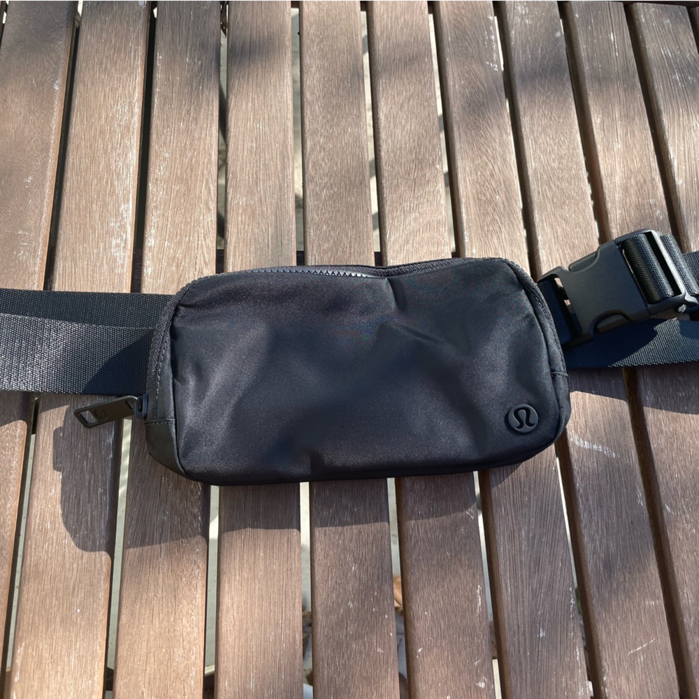 Lulu Lemon Everywhere Belt Bag